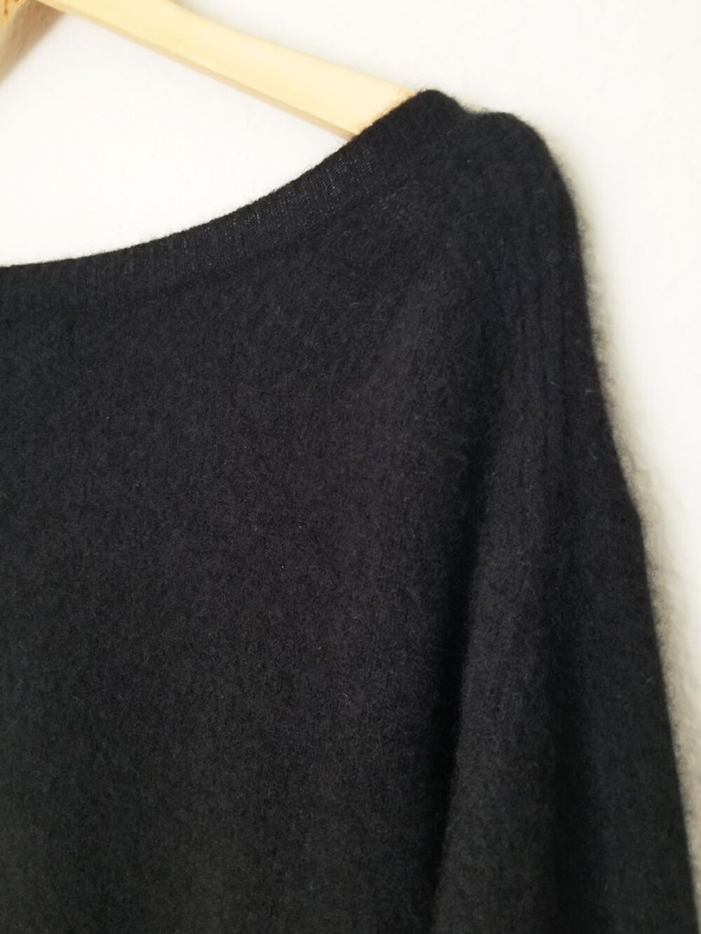NAADAM Lightweight Cashmere Boatneck Sweater M Off Shoulder Black $148 Luxury - Picture 12 of 16